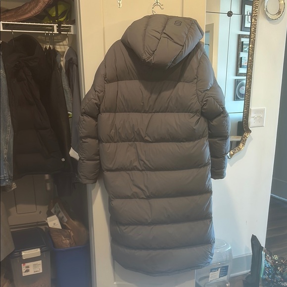 Aritzia Super Puff - Picture 3 of 5